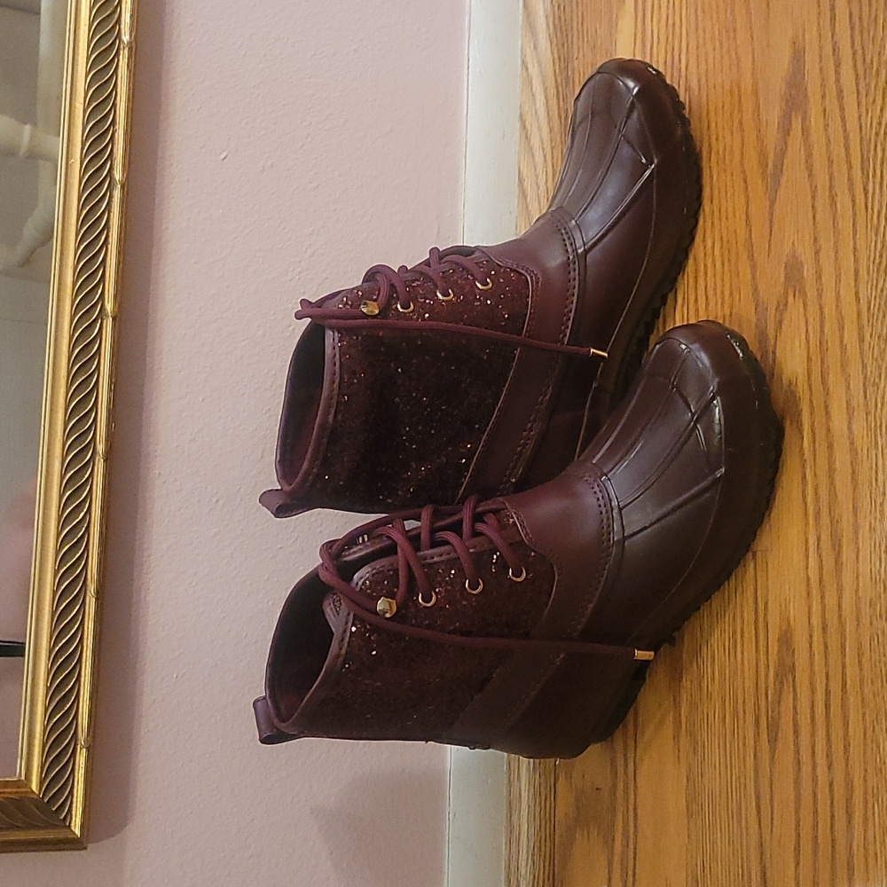 Gianni Bini maroon duck boots - Picture 4 of 9